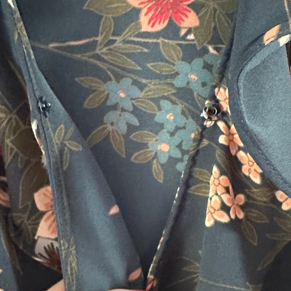 2/$25: Green/Blue Floral Sleeveless Wrap Top - Picture 5 of 7